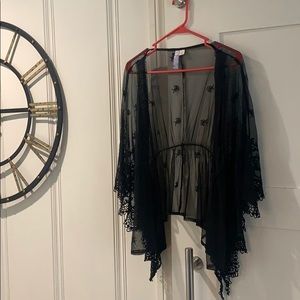 Francesca’s Lace Top / Blouse Cover Up